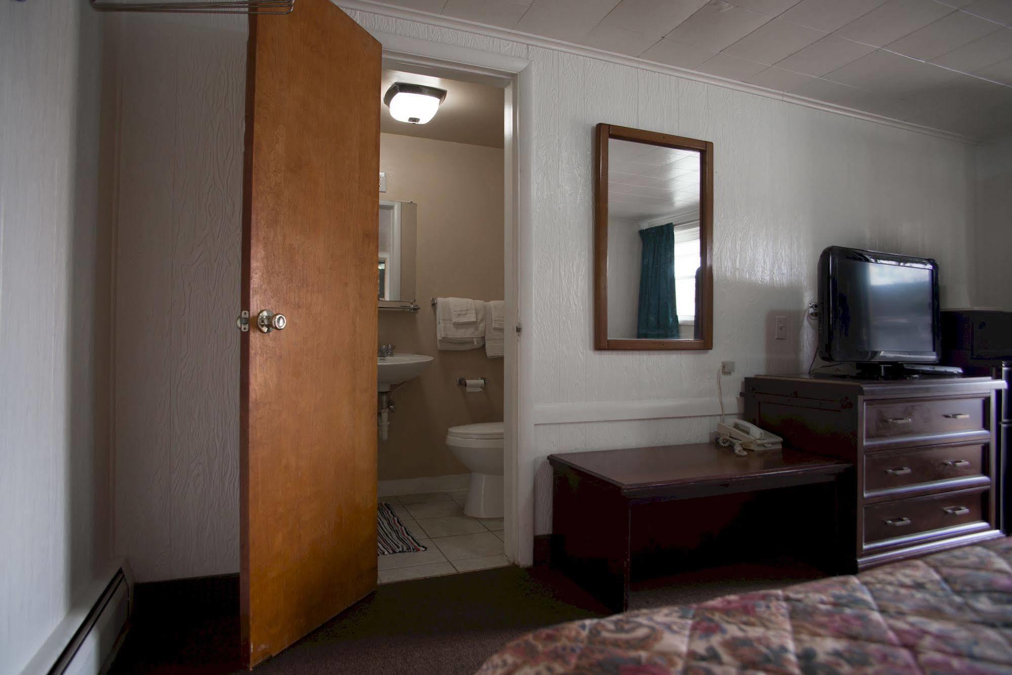 בדפורד Rosemount Motel מראה חיצוני תמונה